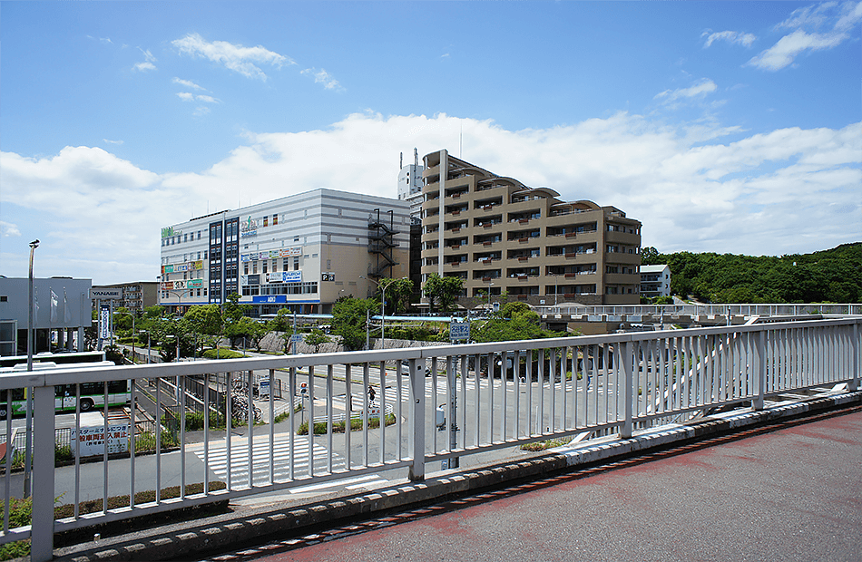 名谷駅北口2階からの歩道橋